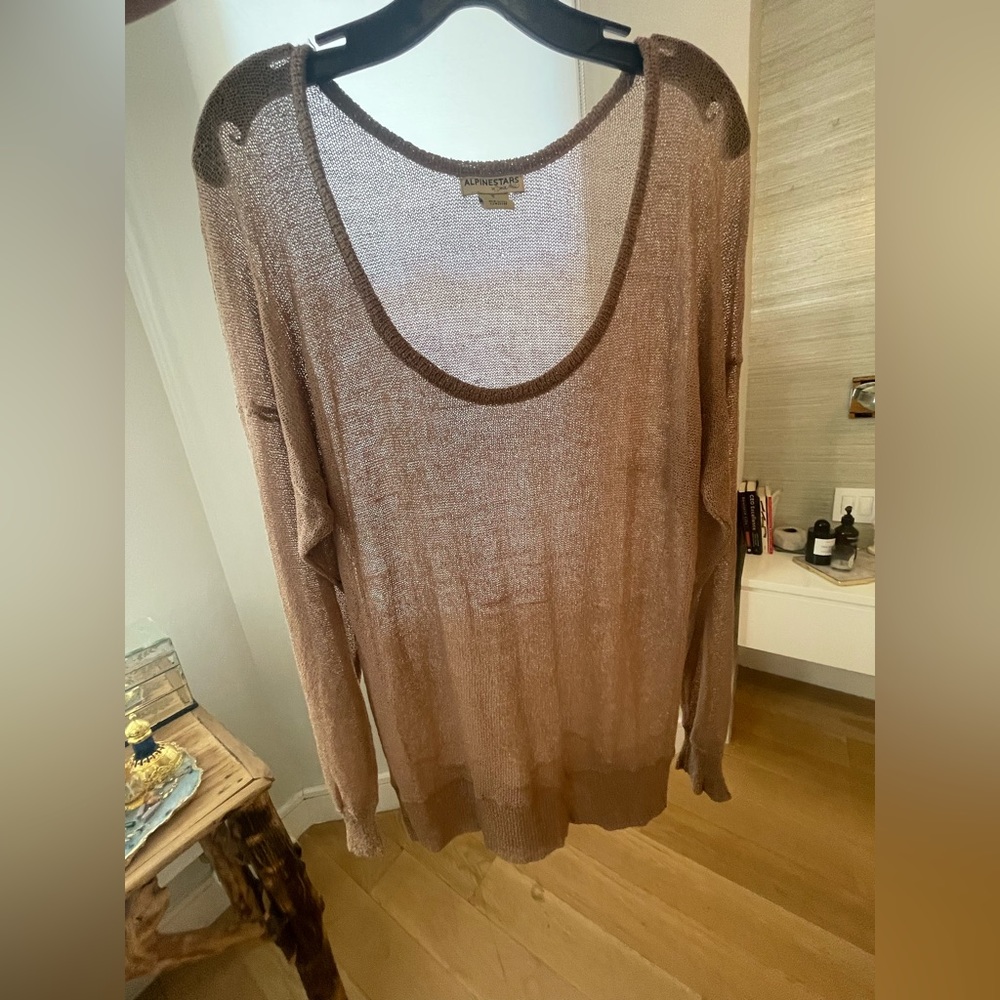 Lightweight Alpine Stars Open knit sweater/top